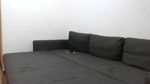 italianboybcn online show from December 29, 9:41 pm