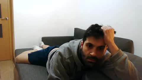 italianboybcn online show from December 31, 3:42 pm