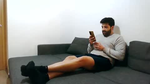 italianboybcn online show from January 3, 8:43 am