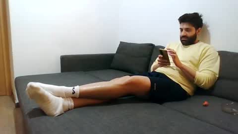 italianboybcn online show from January 10, 8:18 am