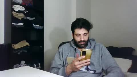 italianboybcn online show from January 10, 11:39 pm