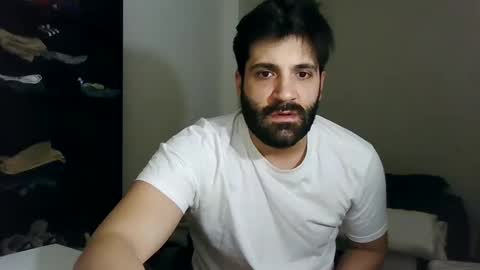 italianboybcn online show from January 11, 8:11 am