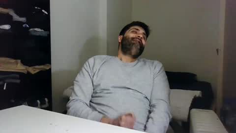 italianboybcn online show from January 14, 9:51 pm