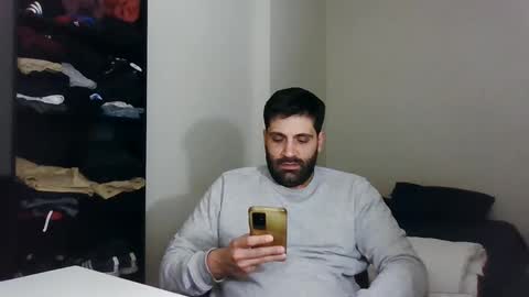 italianboybcn online show from January 15, 8:30 am