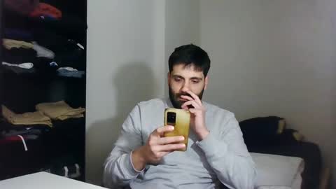 italianboybcn online show from January 17, 8:22 pm