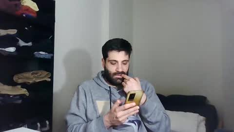 italianboybcn online show from January 22, 7:35 am