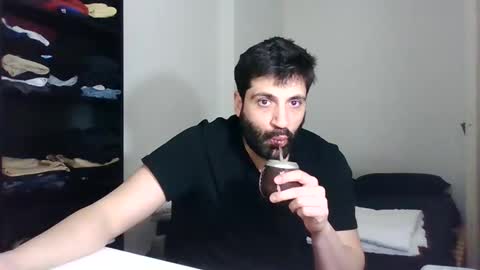 italianboybcn online show from January 28, 9:19 am