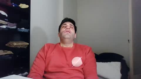 italianboybcn online show from January 31, 8:01 am