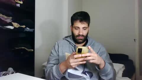 italianboybcn online show from February 23, 9:33 am