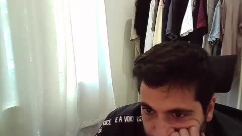 italianboybcn online show from September 24, 7:23 am