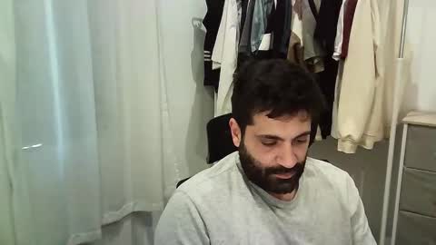 Snapshot of italianboybcn chatting on November 22, 8:46 am italianboybcn online show from November 22, 8:46 am