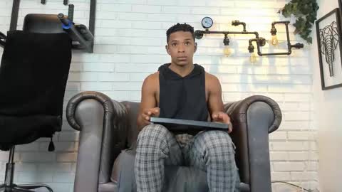 Snapshot of italomoore chatting on September 15, 11:21 am Italo Moore online show from September 15, 11:21 am