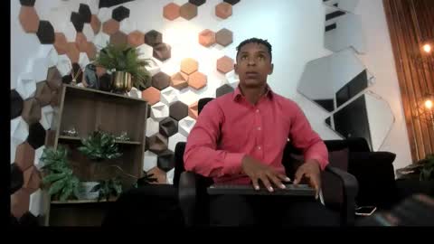 Snapshot of italomoore chatting on October 6, 11:40 am Italo Moore online show from October 6, 11:40 am