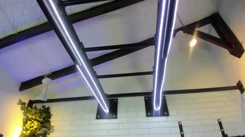 Snapshot of italomoore chatting on November 6, 11:11 am Italo Moore online show from November 6, 11:11 am