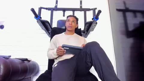 Snapshot of italomoore chatting on November 10, 11:53 am Italo Moore online show from November 10, 11:53 am