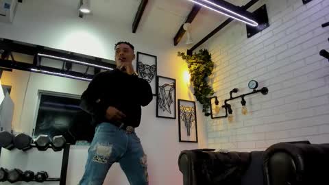 Snapshot of italomoore chatting on November 12, 11:21 am Italo Moore online show from November 12, 11:21 am