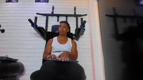 Snapshot of italomoore chatting on December 2, 11:48 am Italo Moore online show from December 2, 11:48 am