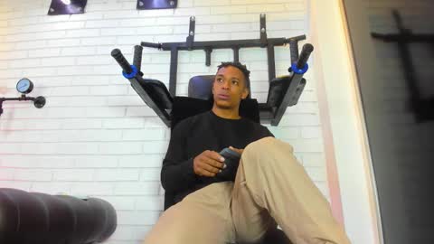 Snapshot of italomoore chatting on December 3, 12:14 pm Italo Moore online show from December 3, 12:14 pm