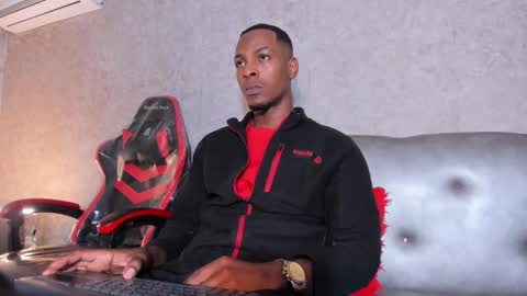 Snapshot of itanxfor chatting on December 1, 12:32 pm itanxfor online show from December 1, 12:32 pm