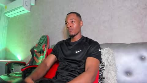 Snapshot of itanxfor chatting on December 3, 12:47 pm itanxfor online show from December 3, 12:47 pm