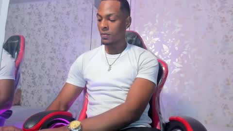 Snapshot of itanxfor chatting on December 17, 12:55 pm itanxfor online show from December 17, 12:55 pm