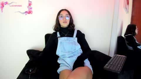 Snapshot of its__angelica_ chatting on January 24, 2:07 am Angelica online show from January 24, 2:07 am