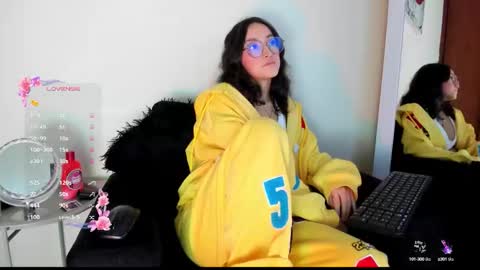 Snapshot of its__angelica_ chatting on October 21, 8:20 pm Angelica online show from October 21, 8:20 pm