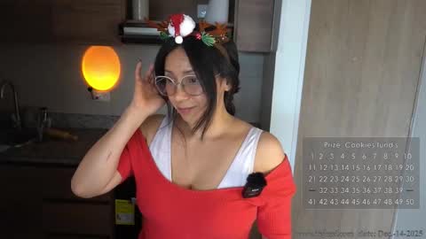 Snapshot of its_jessi chatting on December 14, 8:13 pm Jessi online show from December 14, 8:13 pm