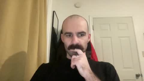 Snapshot of its_me_adam_9 chatting on December 15, 12:37 am its_me_adam_9 online show from December 15, 12:37 am