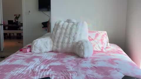 itscaylawatsun online show from November 5, 6:30 pm