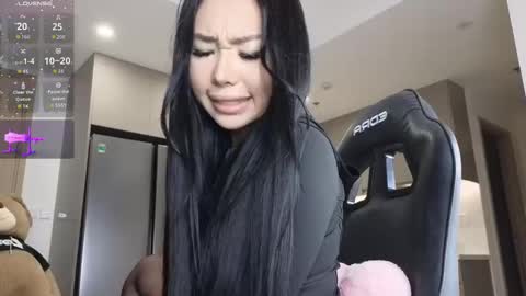 Snapshot of itsdevilcat chatting on November 25, 2:50 pm Queen Liya online show from November 25, 2:50 pm