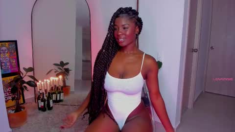 Snapshot of itslau_ chatting on February 14, 8:10 am lau online show from February 14, 8:10 am