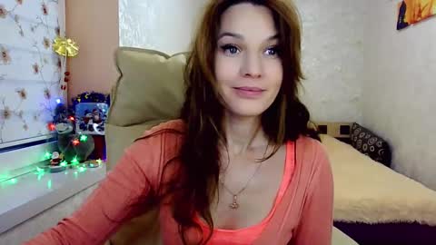 Snapshot of itslunaday chatting on December 4, 1:31 pm itslunaday online show from December 4, 1:31 pm
