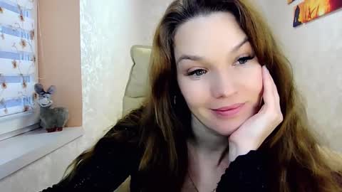 Snapshot of itslunaday chatting on February 4, 2:43 pm itslunaday online show from February 4, 2:43 pm