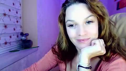 Snapshot of itslunaday chatting on September 23, 5:49 pm itslunaday online show from September 23, 5:49 pm
