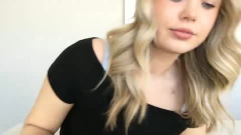 OF  madisynmaee online show from March 12, 6:44 pm