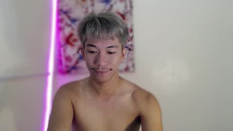 Snapshot of itsme_cxhennn chatting on November 10, 9:14 pm itsme_cxhennn online show from November 10, 9:14 pm