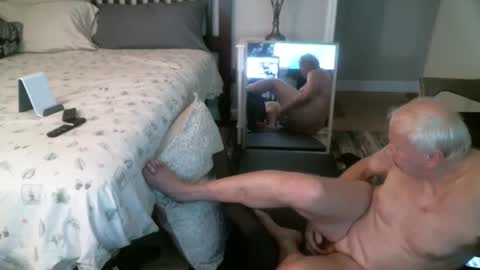 Snapshot of itsmehere2022 chatting on October 5, 6:17 pm itsmehere2022 online show from October 5, 6:17 pm