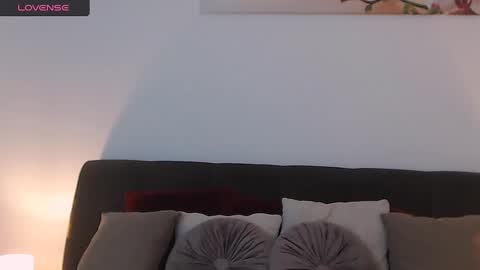 Melissa Khaan online show from December 3, 7:10 am