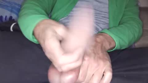 Snapshot of iuuuf2 chatting on January 19, 10:17 pm Iuuuf2 or Samel online show from January 19, 10:17 pm