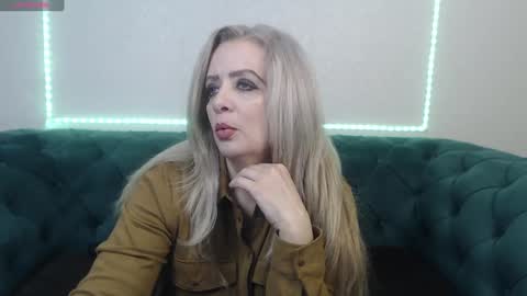 Snapshot of ivanacharm chatting on January 4, 4:23 am ivanacharm online show from January 4, 4:23 am