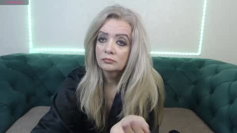 Snapshot of ivanacharm chatting on January 5, 4:25 am ivanacharm online show from January 5, 4:25 am