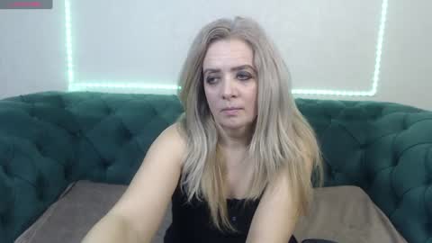 Snapshot of ivanacharm chatting on January 7, 10:22 am ivanacharm online show from January 7, 10:22 am