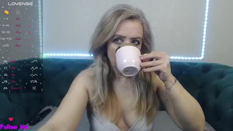 Snapshot of ivanacharm chatting on January 27, 4:20 am ivanacharm online show from January 27, 4:20 am