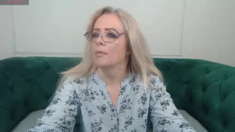 Snapshot of ivanacharm chatting on September 21, 3:30 am ivanacharm online show from September 21, 3:30 am