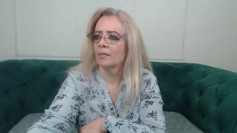 Snapshot of ivanacharm chatting on September 22, 3:30 am ivanacharm online show from September 22, 3:30 am