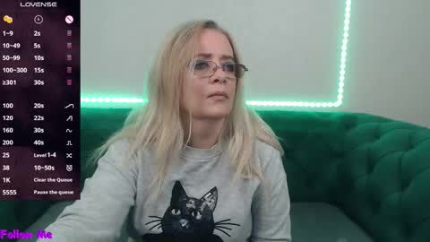 Snapshot of ivanacharm chatting on October 5, 3:38 am ivanacharm online show from October 5, 3:38 am