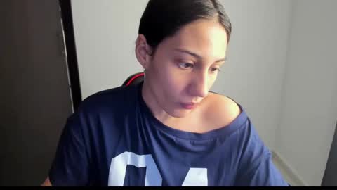 Snapshot of ivanna_essis chatting on December 14, 10:50 pm ivanna_essis online show from December 14, 10:50 pm