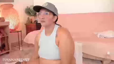 Snapshot of ivannabreastoficial chatting on September 9, 11:48 pm Ivannabreast online show from September 9, 11:48 pm