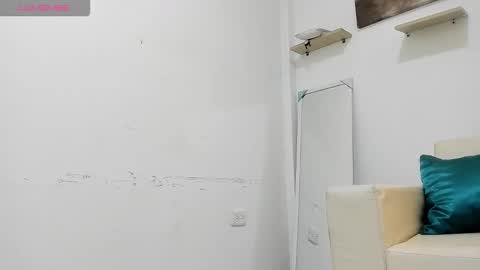 Ivon online show from November 25, 12:05 pm